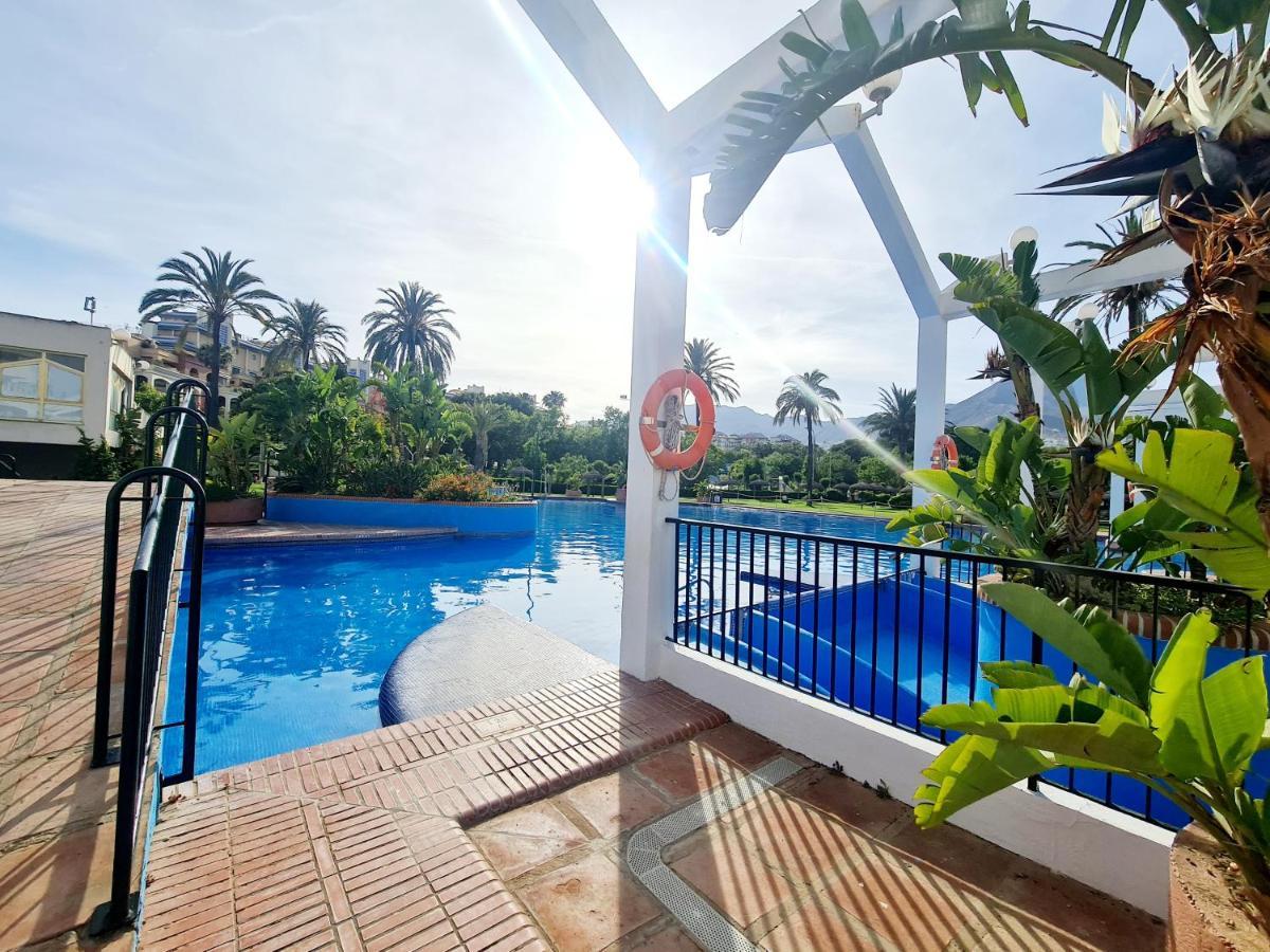 Precioso Apartamento Con Piscinas Y Vistas Al Mar. Бенальмадена Экстерьер фото